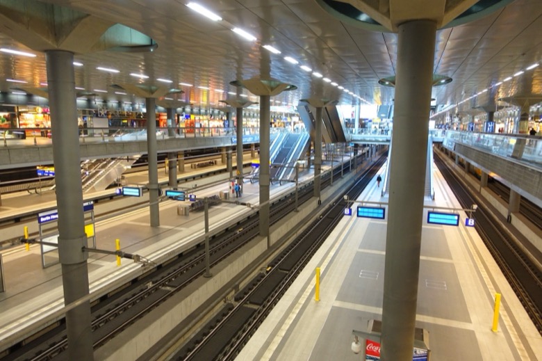 Berlin Hauptbahnhof interior levels and platforms.