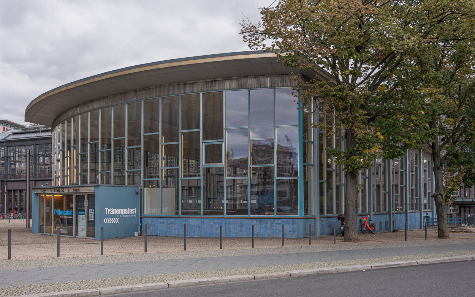 Tränenpalast former border crossing at Friedrichstraße