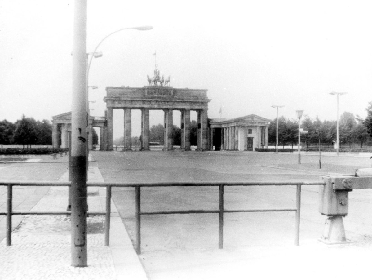 The Brandenburg Gate closed off behind the Berlin Wall barrier in 1982