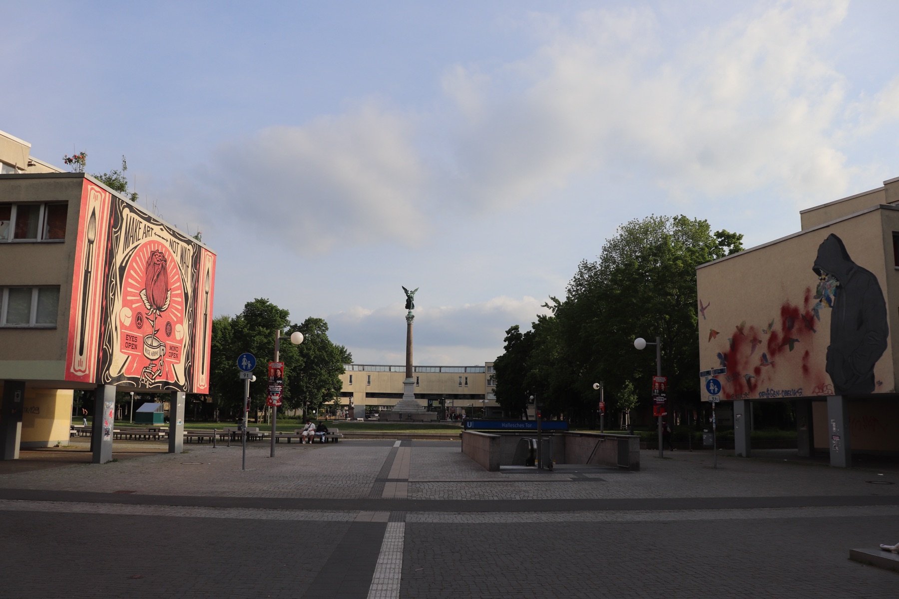 Mehringplatz in 2024, with the Peace Column between the postwar inner-ring buildings